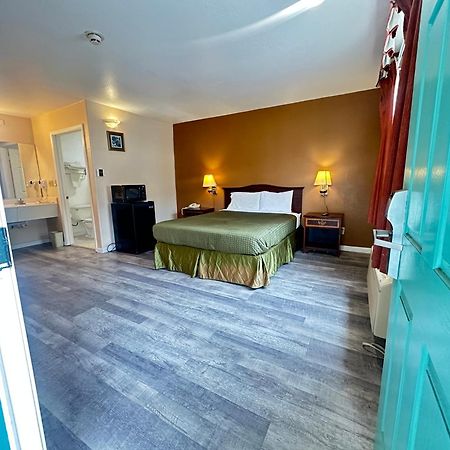 Royal Inn Уотсонвилл Экстерьер фото