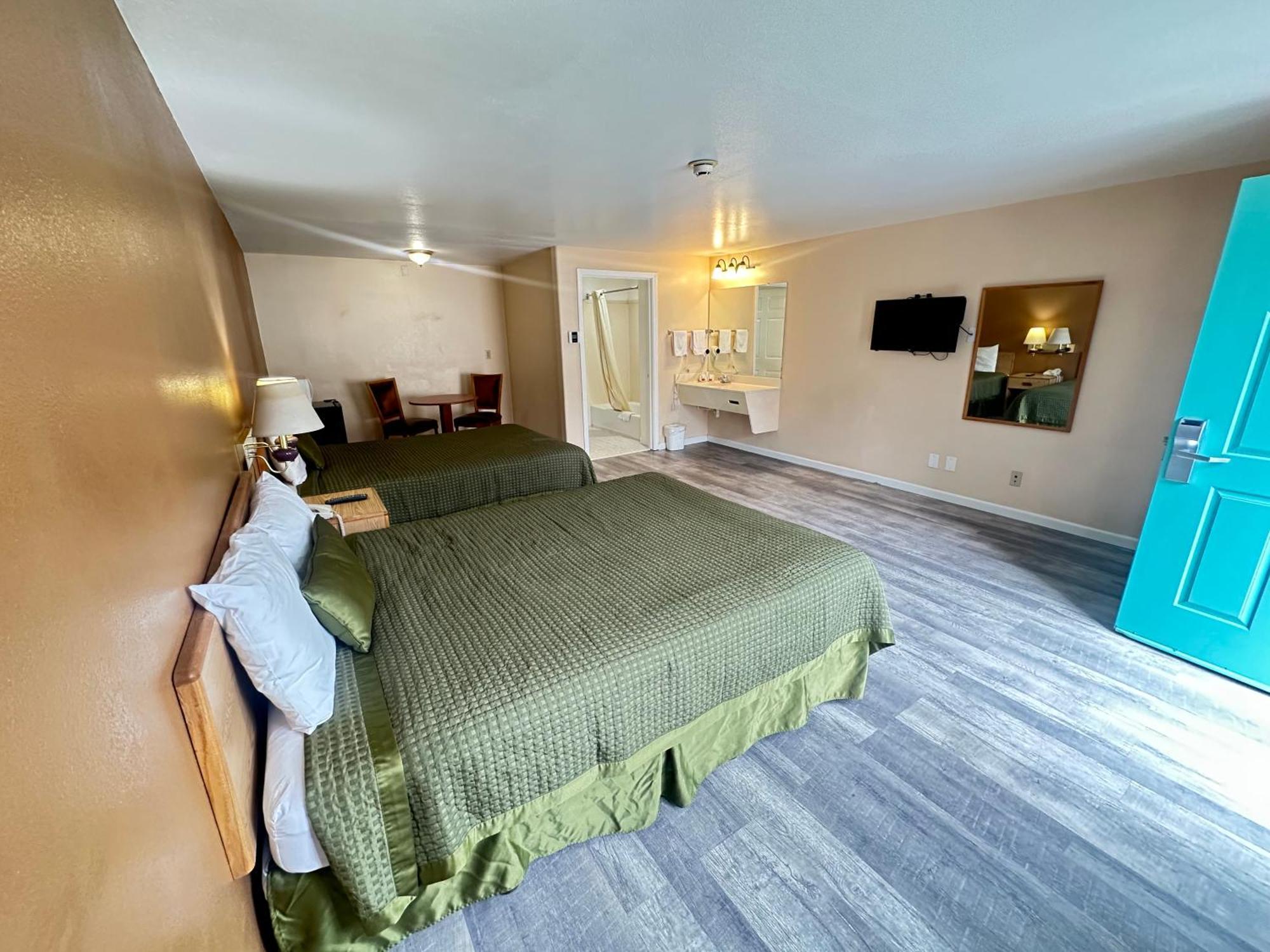 Royal Inn Уотсонвилл Экстерьер фото