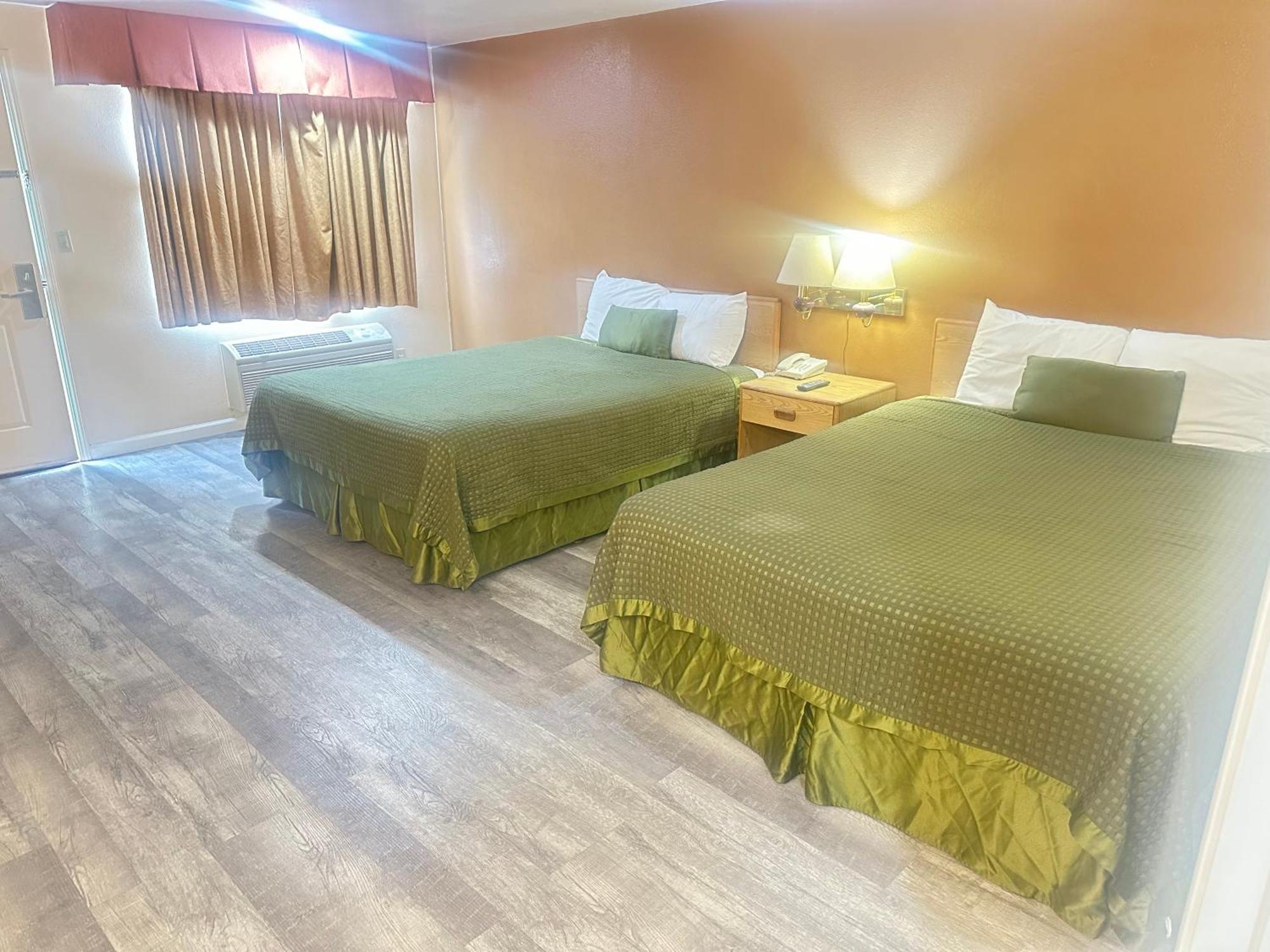 Royal Inn Уотсонвилл Экстерьер фото