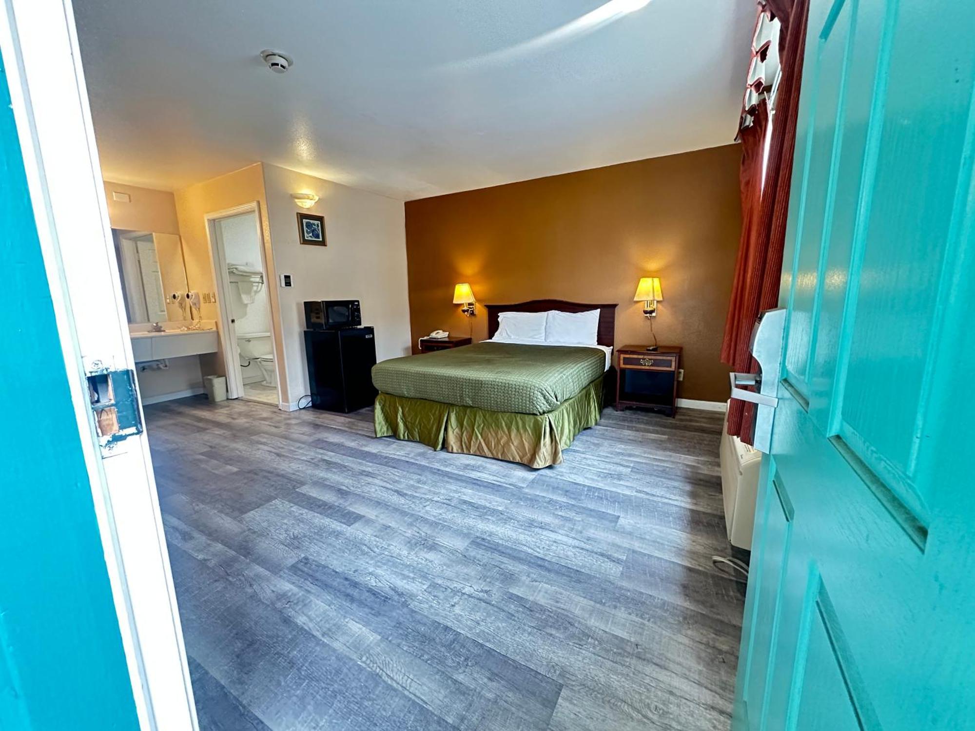 Royal Inn Уотсонвилл Экстерьер фото